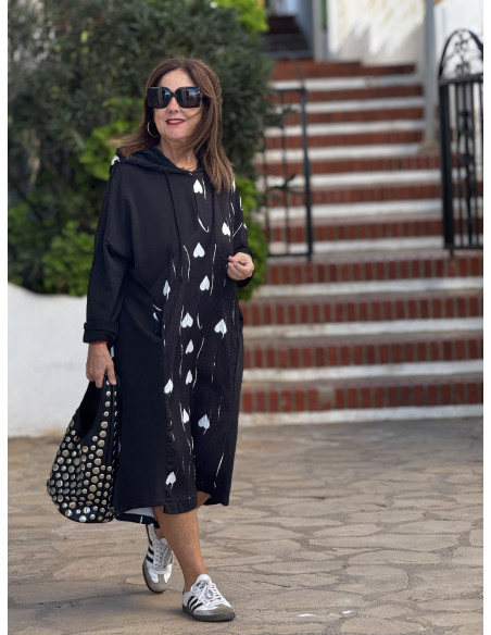 Vestido combinado con capucha y bolsillos frontales