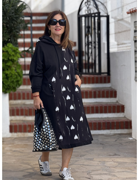 Vestido combinado con capucha y bolsillos frontales