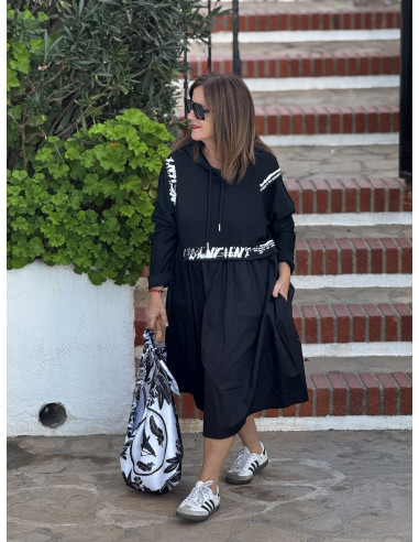 Vestido combinado con capucha y dibujo de...