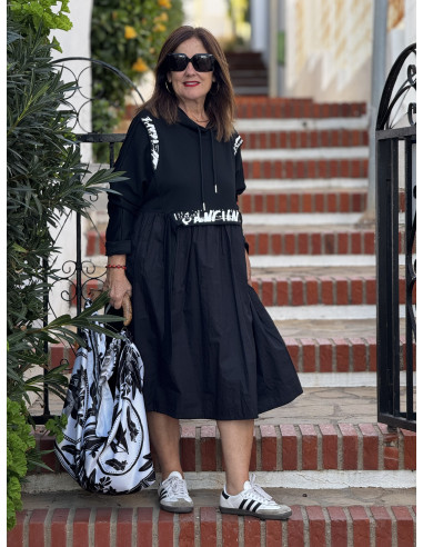 Vestido combinado con capucha y dibujo de...