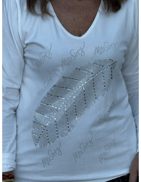 Camiseta blanca con escote pico y hoja en strass