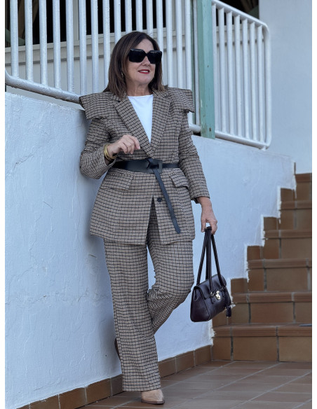 Conjunto de chaqueta y pantalón de cuadros con efecto hombreras