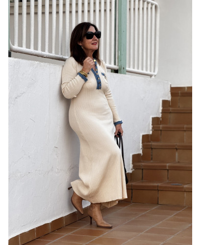 Vestido canalé crudo con detalles denim 2