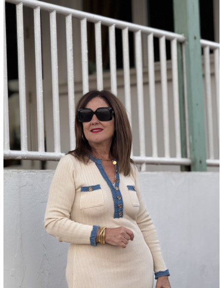 Vestido canalé crudo con detalles denim