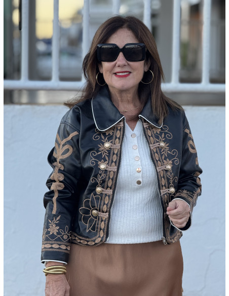 Biker bordada efecto piel negra