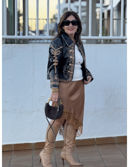 Biker bordada efecto piel negra