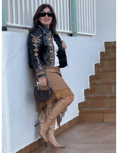 Biker bordada efecto piel negra