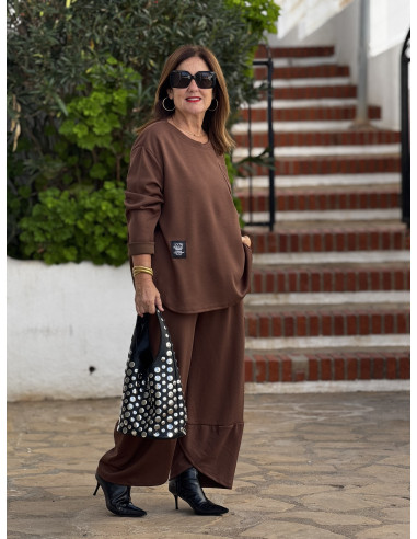 Conjunto de Dos Piezas en Chocolate – Sudadera...