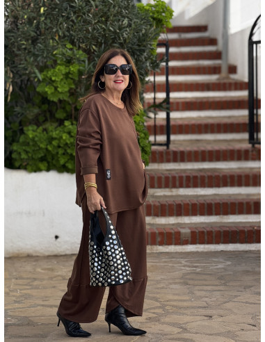 Conjunto de Dos Piezas en Chocolate – Sudadera...