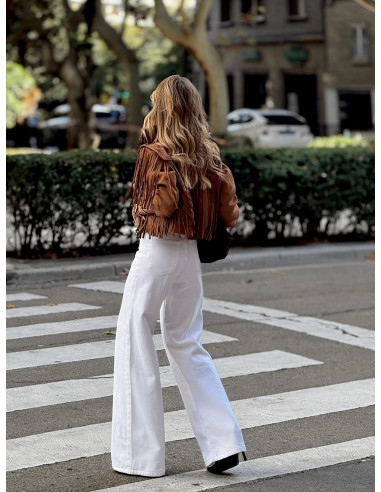 Chaqueta tipo ante marrón con flecos y detalles...