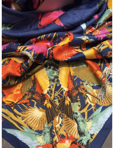Pañuelo de seda con estampado de colibríes de la suerte