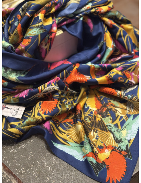Pañuelo de seda con estampado de colibríes de la suerte