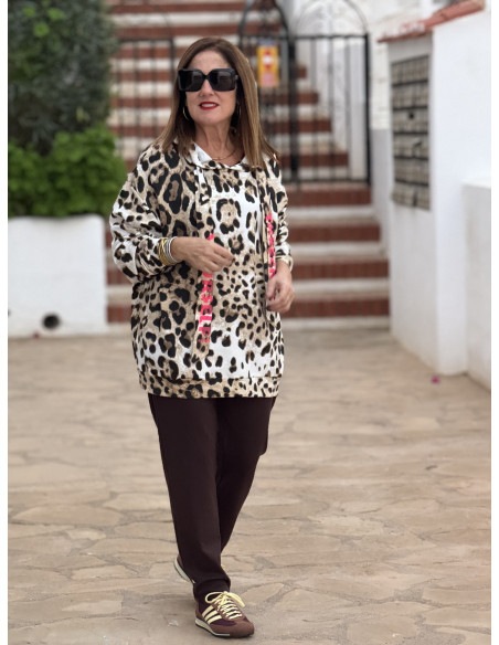 Sudadera print con capucha y detalles en fucsia