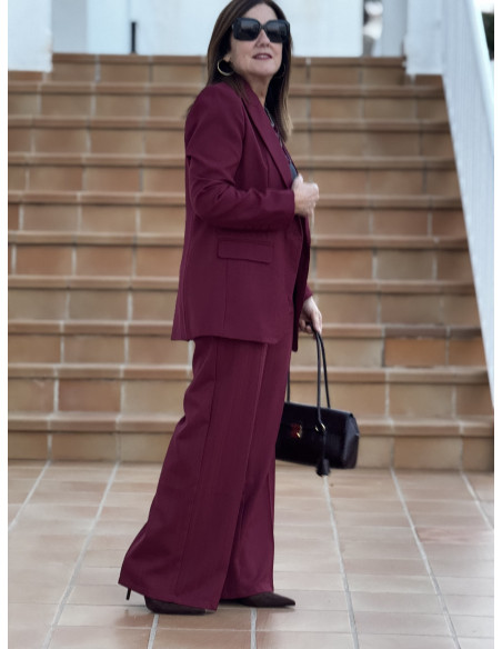 Pantalón granate de talle alto con pinzas | Pata recta mujer