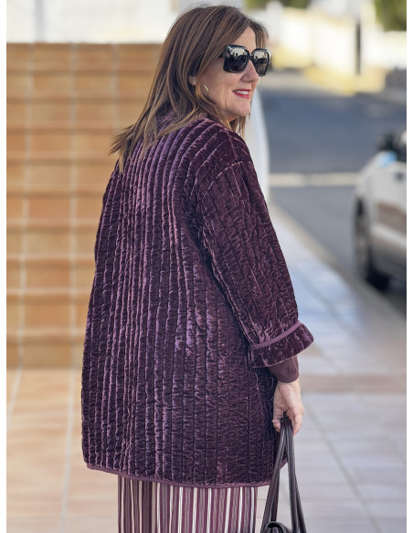 Kimono acolchado de terciopelo granate