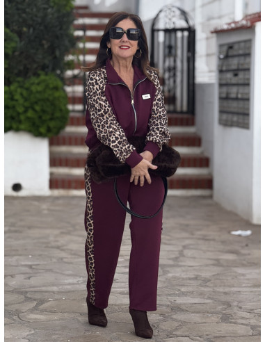 Conjunto dos piezas en granate con detalles...