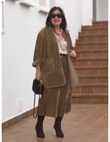 Kimono acolchado de terciopelo dorado