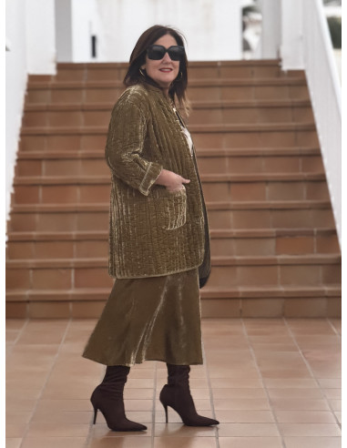 Kimono acolchado de terciopelo dorado