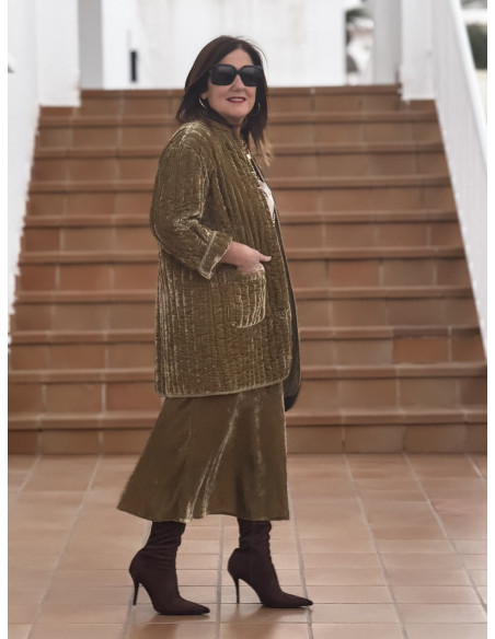Kimono acolchado de terciopelo dorado