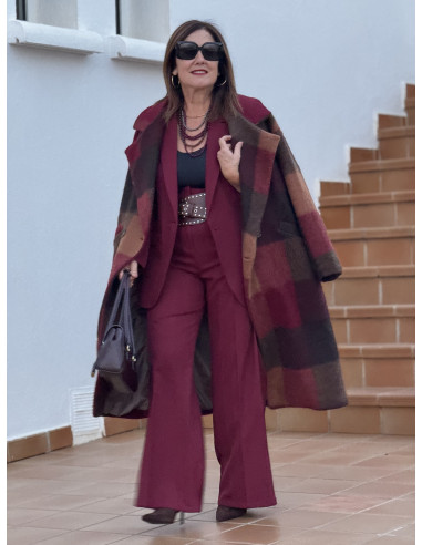 Abrigo cruzado a cuadros en tonos granates