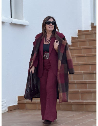 Abrigo cruzado a cuadros en tonos granates