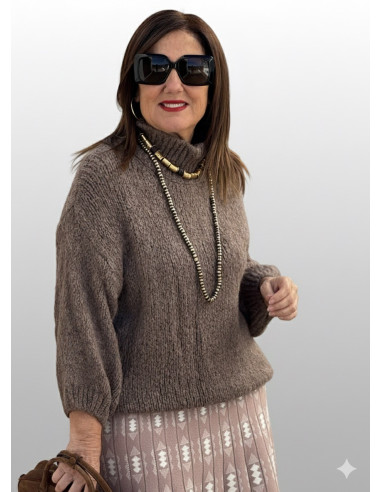 Suéter de lana punto gordo con cuello tortuga...