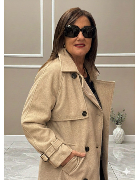 Gabardina de paño en color crudo con cinturón y forro