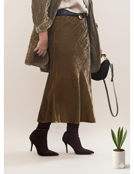 Falda larga de terciopelo dorada con cintura elástica