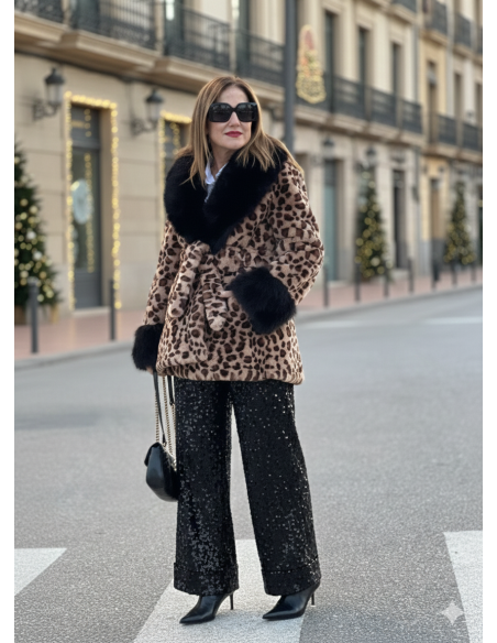 Abrigo de pelo sintético animal print con cinturón ajustable
