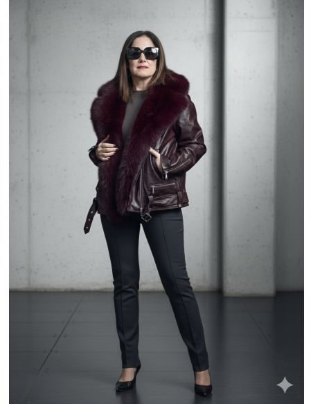 Biker efecto piel en granate con pelo desmontable y suave interior