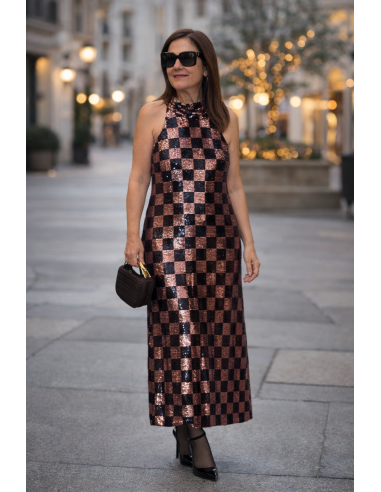 Vestido halter de lentejuelas rosas y negras...
