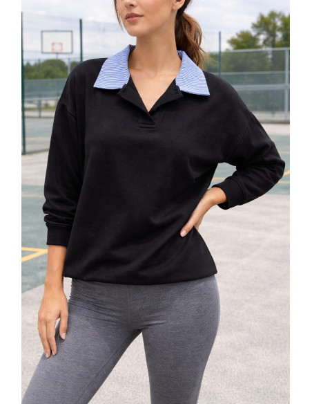 Sudadera negra con cuello  azul y blanco