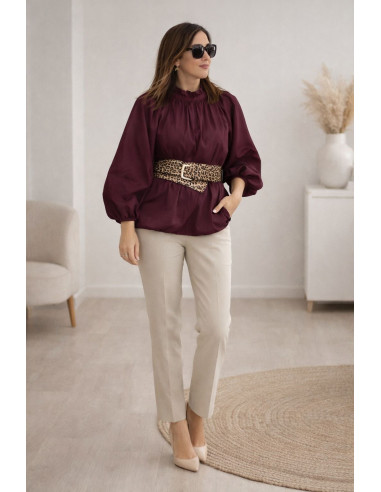 Blusa con manga globo y cuello chimenea granate