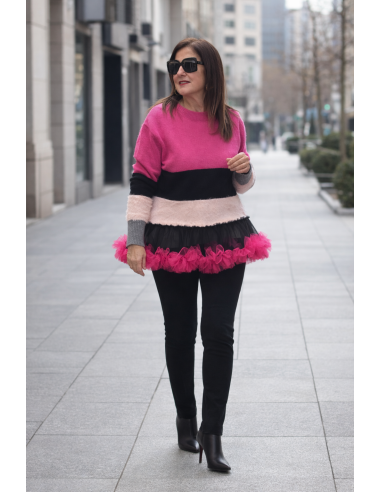 Suéter de punto rosa, blanco y negro con tul en...
