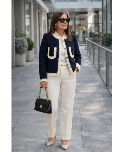 Chaqueta de punto negra con detalles de puntilla en crudo 2