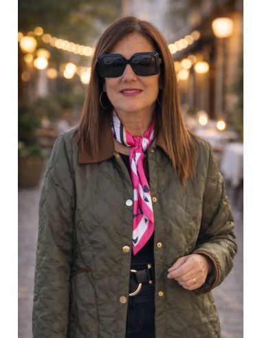 Chaqueta Acolchada Fina con Detalles en Micropana