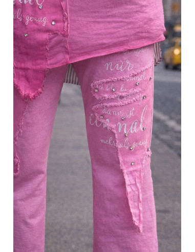 Pantalón Rosa Efecto Lavado con Parches Denim y...