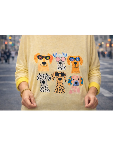Suéter Amarillo Efecto Lavado con Estampado de Perros