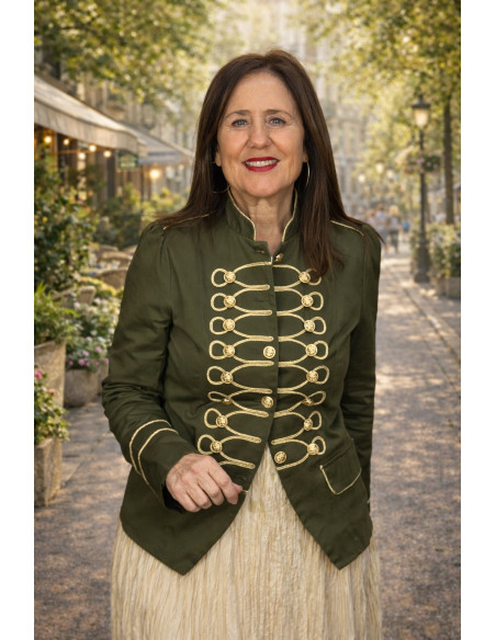 Chaqueta verde tipo army con botones y pasamanería dorada