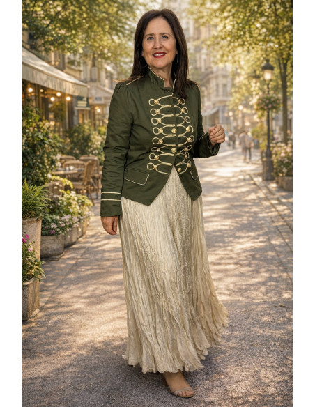 Chaqueta verde tipo army con botones y pasamanería dorada