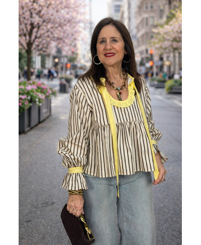 Blusa Rayas Chocolate y Crudo con Detalles Amarillos