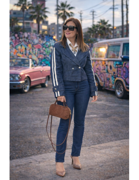 Chaqueta Vaquera Cruzada con Tribanda en Manga