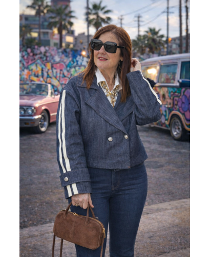 Chaqueta Vaquera Cruzada con Tribanda en Manga