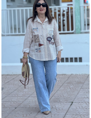 Camisa Rayas Blanco y Camel con Serigrafía