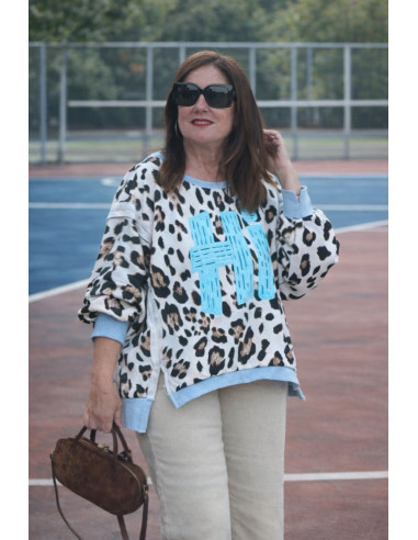 Sudadera Animal Print Hi celeste