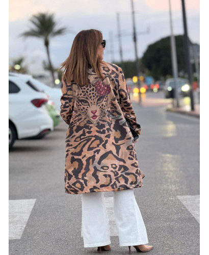 Abrigo de antelina con estampado animal y bolsillos