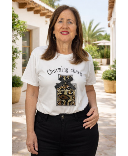 Camiseta blanca perfume con lentejuelas animal print