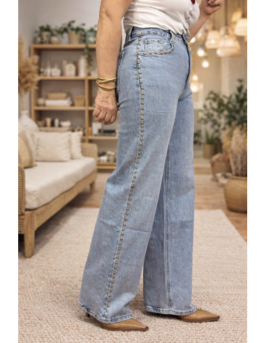 Vaquero de Pata Ancha con Tachas Laterales