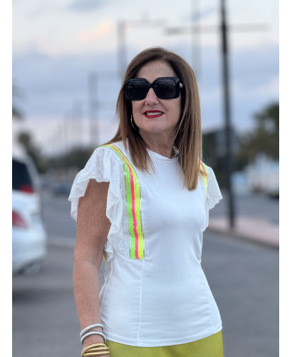 Camiseta Sin Mangas con Volante Bordado y Detalles de... 2