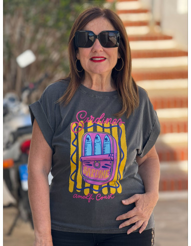 Camiseta gris efecto lavado con sardinas